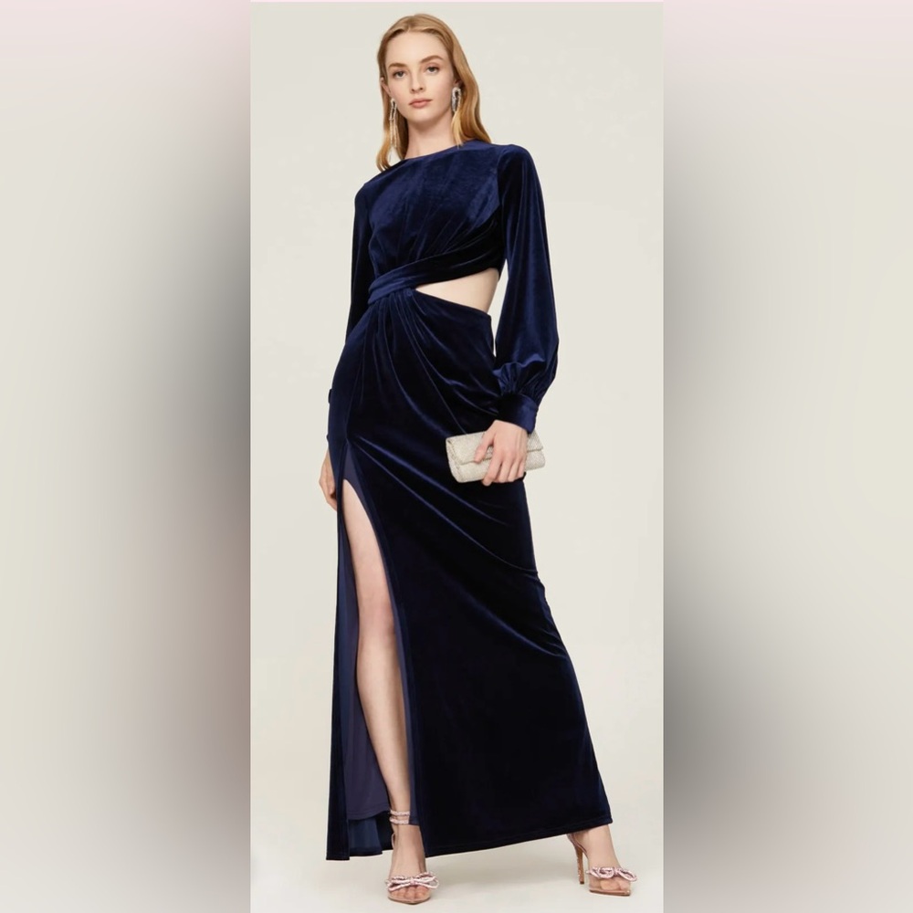 Elegant Navy Velvet Maxi Dress with Long Sleeves and Side Cutout
